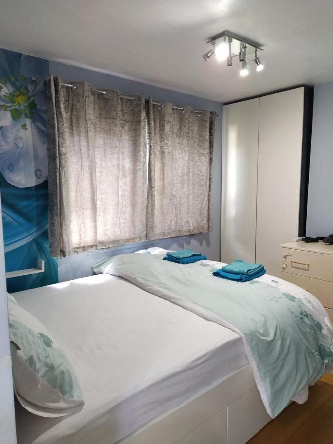 Self Catering Studio Flat Apartment เอดินบะระ ภายนอก รูปภาพ