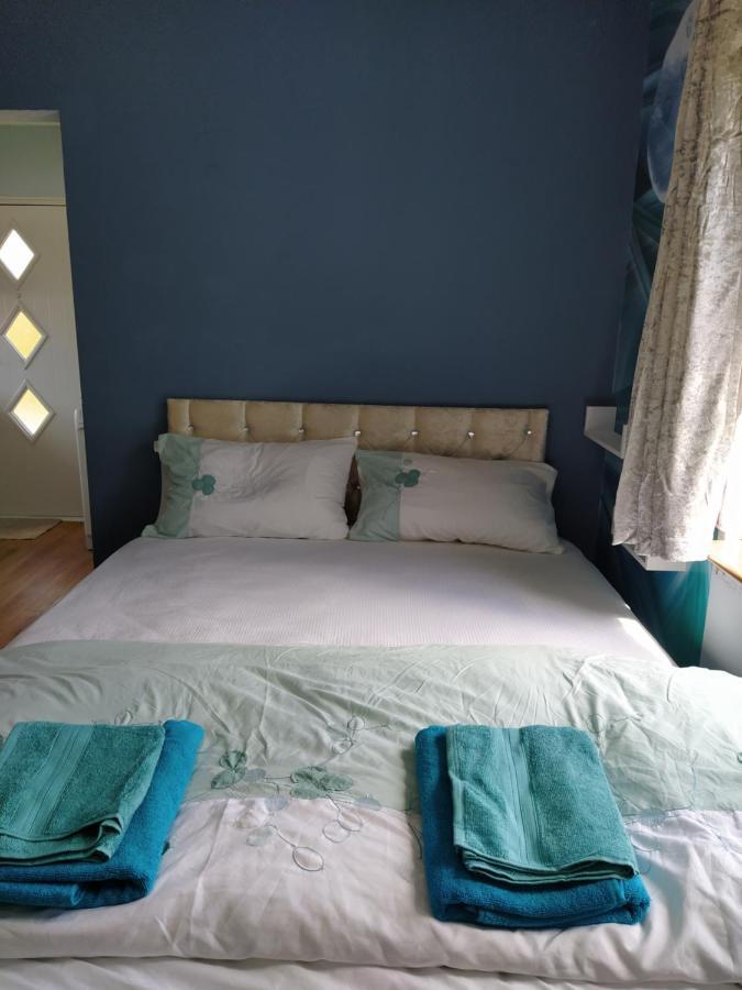 Self Catering Studio Flat Apartment เอดินบะระ ภายนอก รูปภาพ