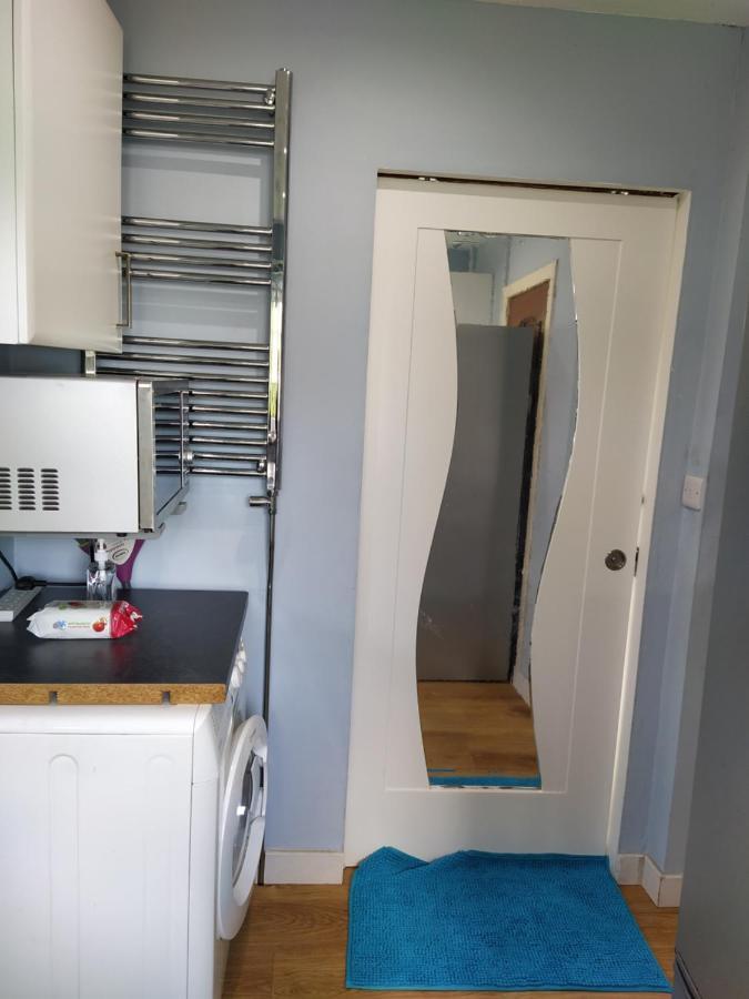 Self Catering Studio Flat Apartment เอดินบะระ ภายนอก รูปภาพ
