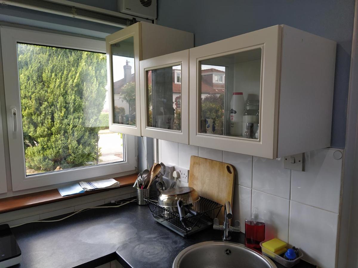 Self Catering Studio Flat Apartment เอดินบะระ ภายนอก รูปภาพ