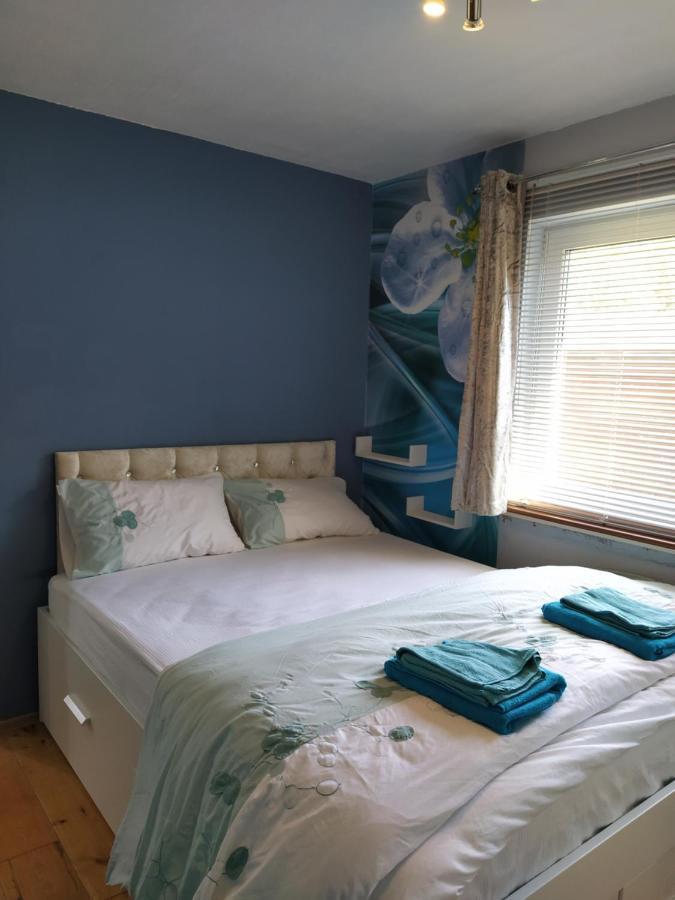 Self Catering Studio Flat Apartment เอดินบะระ ภายนอก รูปภาพ